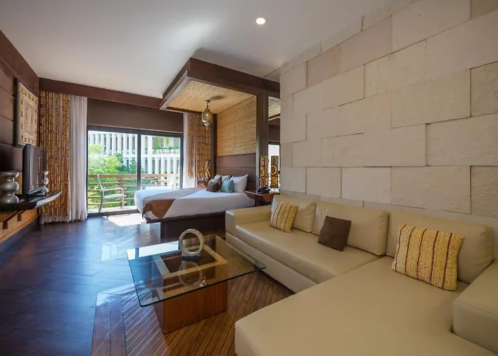 La Divina By Aldea Thai Hotel 4*