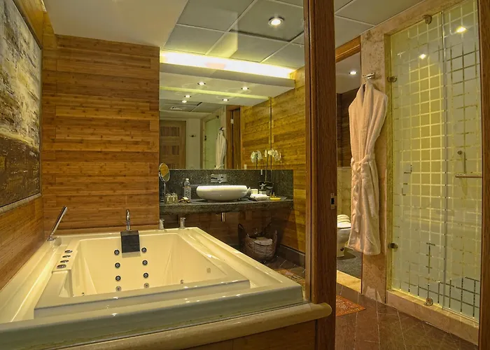 Hotel La Divina By Aldea Thai