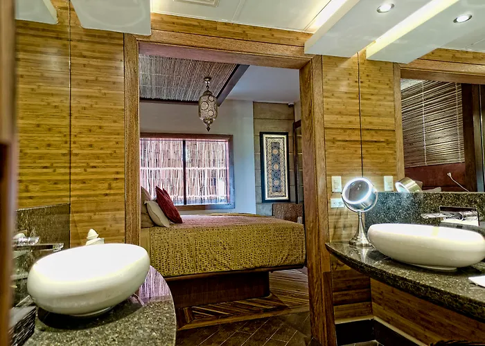 La Divina By Aldea Thai Hotel 4*